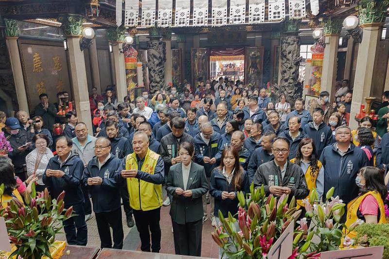 今(25)日正月初九天公生,市長高虹安赴天公壇祝壽。