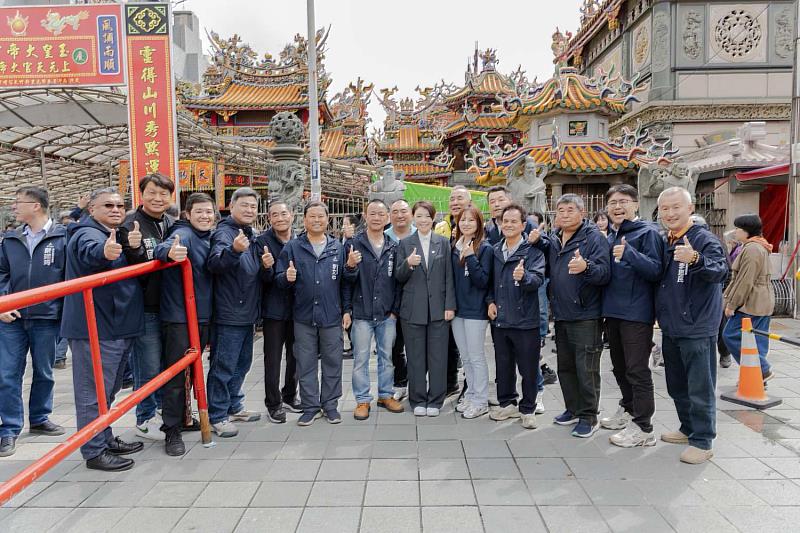 與會長官與貴賓合影留念。