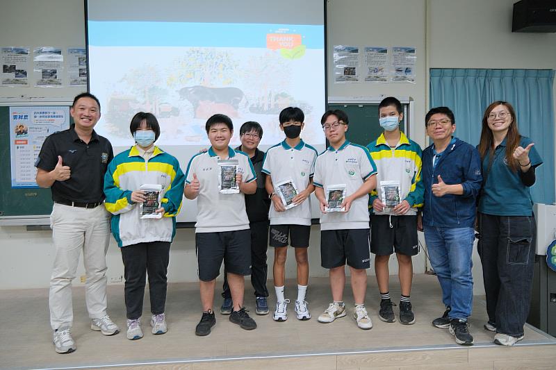 兩位講者分享返鄉投入農業、品牌經營與產業轉型歷程，透過真實案例說明現代農業多元發展模式。