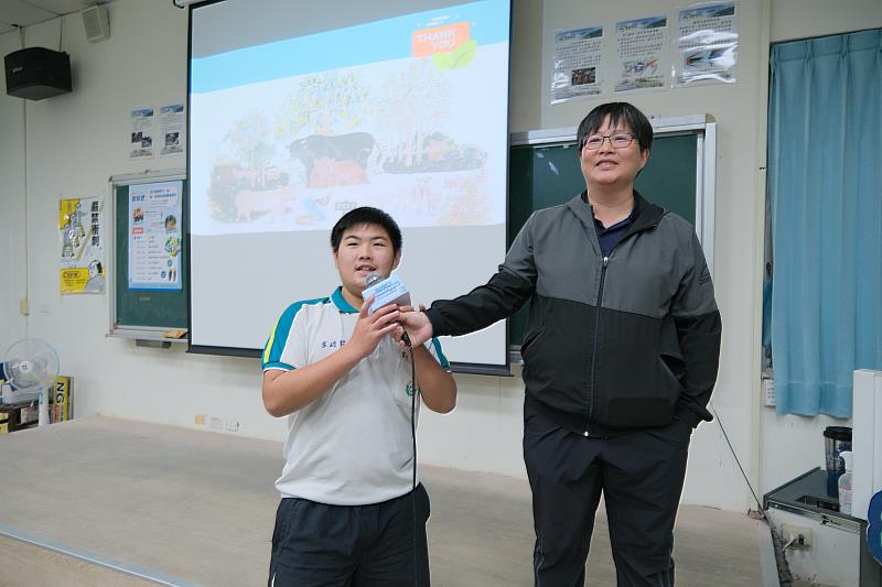 青農講者與學生面對面互動交流，現場提問踴躍，氣氛熱絡，激發學生對農業職涯發展的想像與興趣。