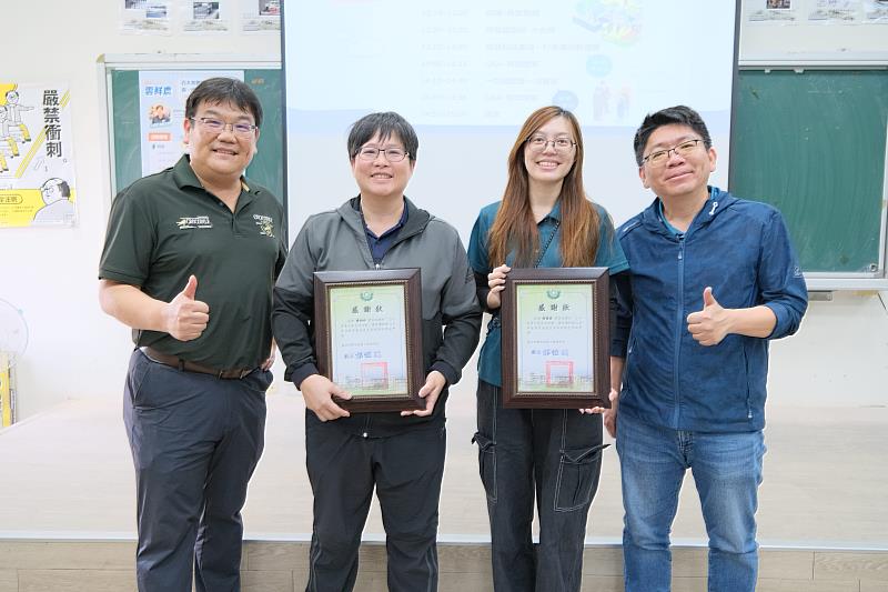 雲林縣政府農業處蔡耿宇副處長與西螺農工蔡明勳實習主任及兩位青農講者合影，展現產學攜手培育青年農業人才的決心。