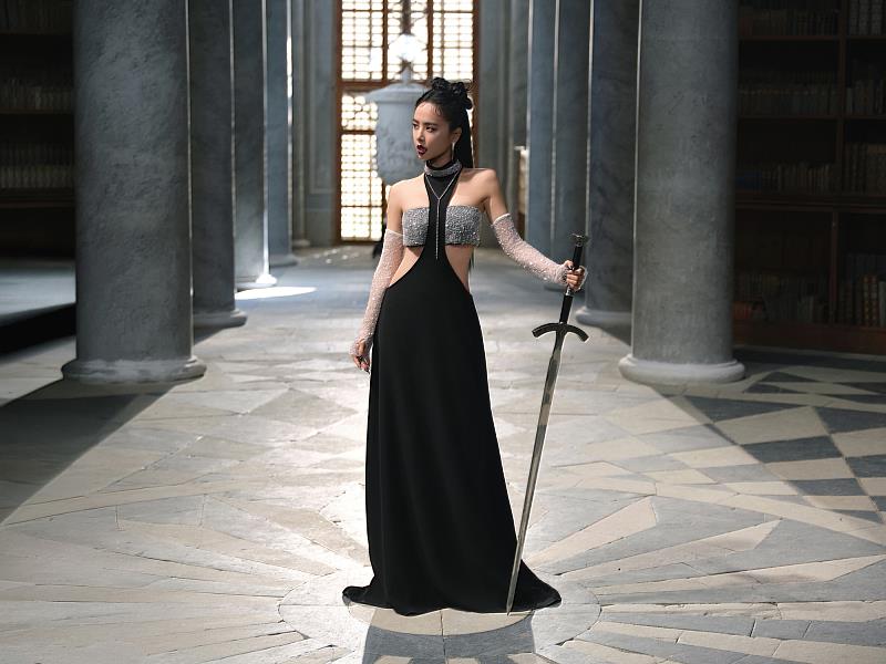 JOLIN遠赴當地取景拍攝，完成當年未能親赴布拉格拍攝MV的遺憾。