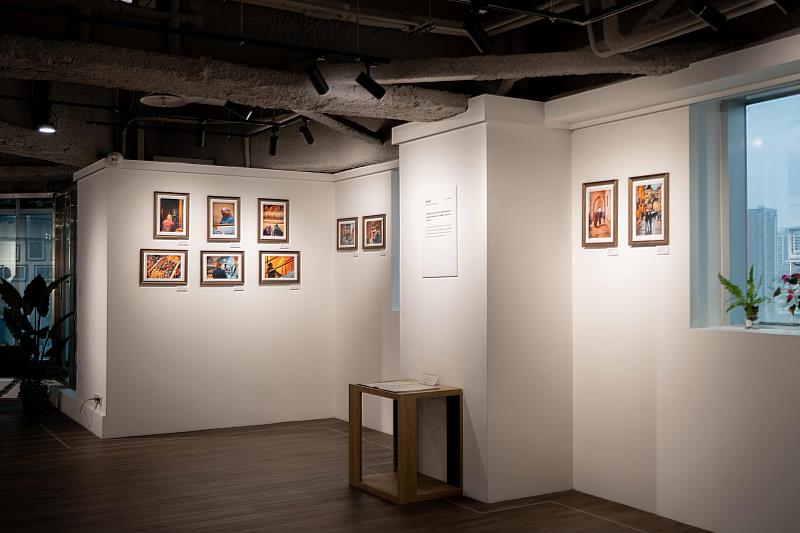 展出的作品由靈鷲山法師拍攝。（圖由世界宗教博物館提供）