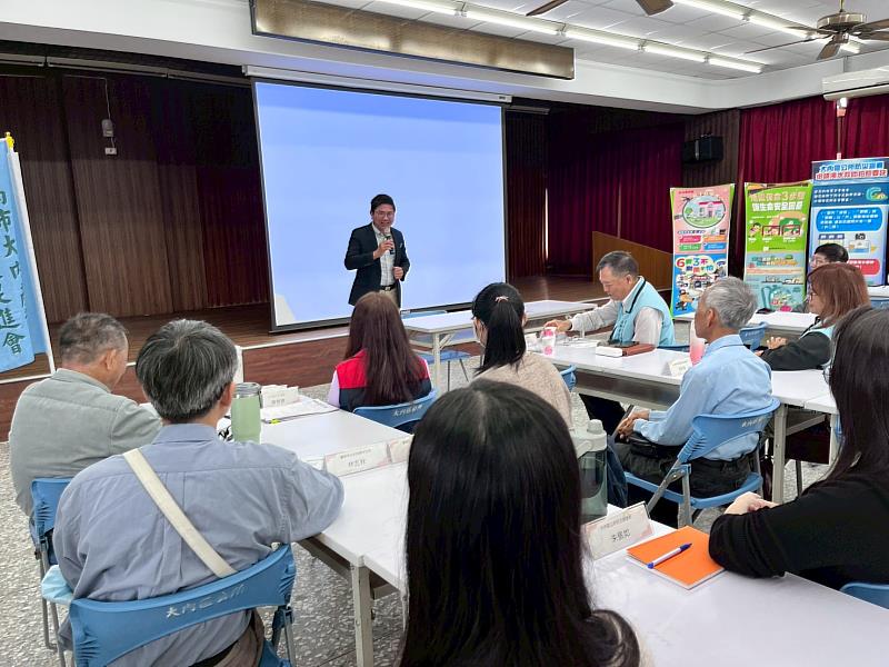 深耕型USR計畫與大內產業永續發展促進會共同辦理「大內區低碳小旅行共識會議」。