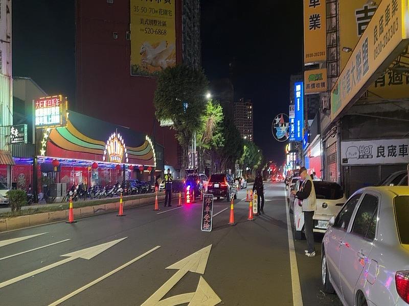 環警監聯合攔查稽查照片