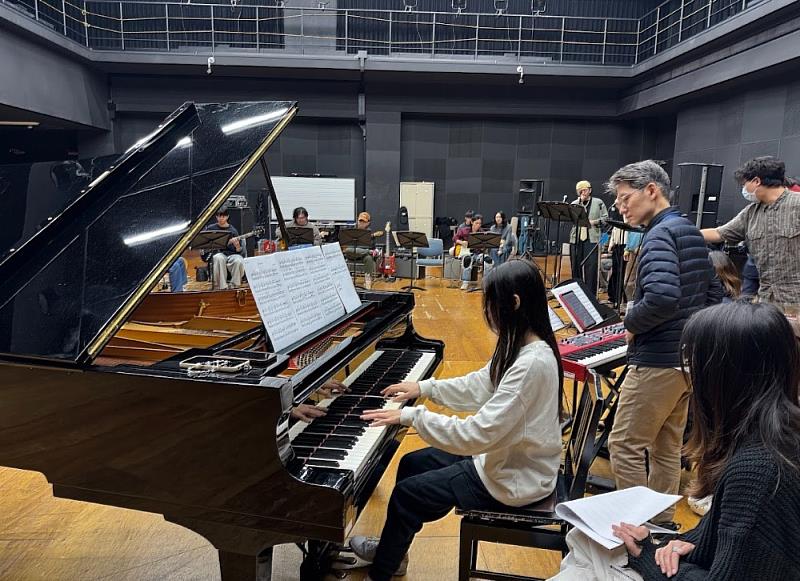 城市科大流行音樂系薛忠銘主任帶學生赴日本交流。