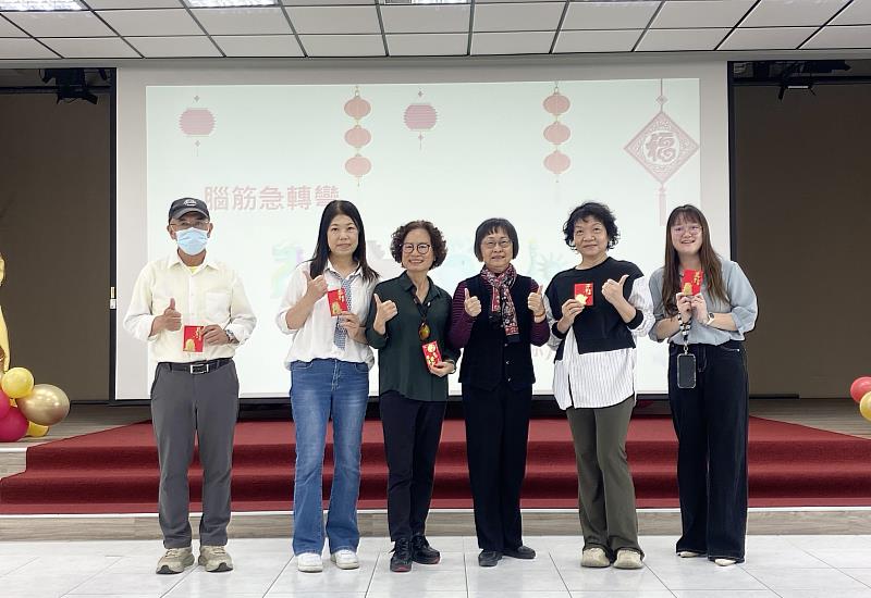 臺東縣稅務局新春團拜 表揚績優網路申報地政士及稅務志工
