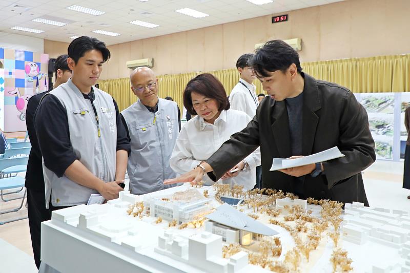 潘冀聯合建築師事務所「嘉義文化新稜線」。