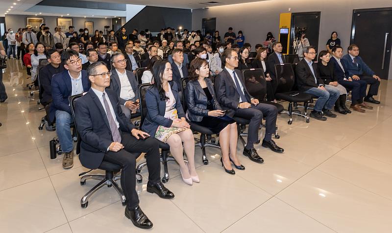 捐贈暨簽約儀式雙方多位主管到場觀禮。（圖／淡江大學提供）