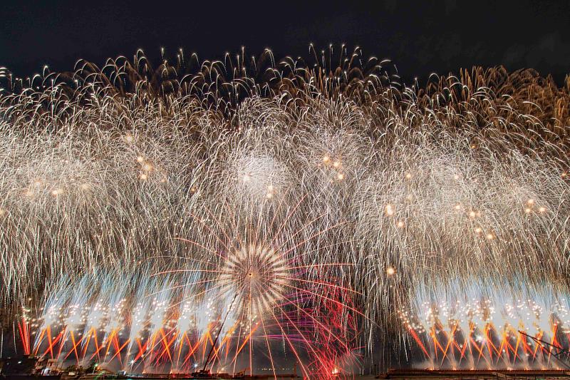 3月3日震撼開燈!2026台灣燈會10分鐘1.7萬發煙火點亮嘉義夜空