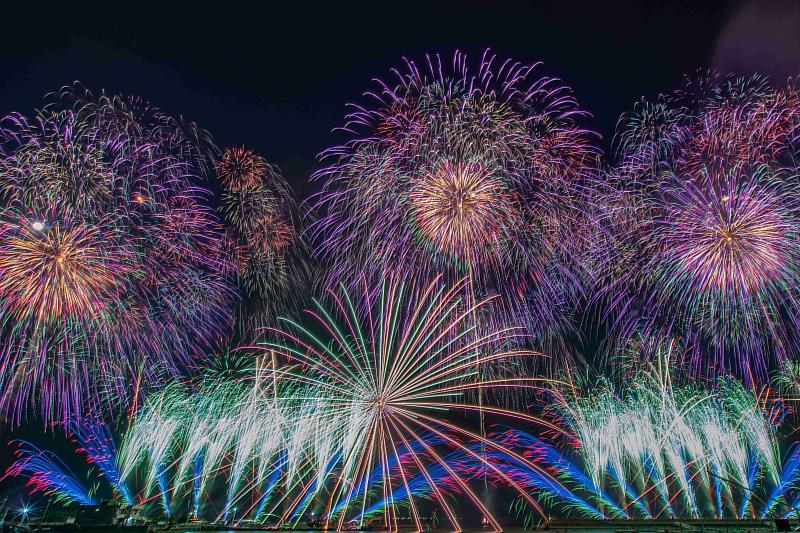 3月3日震撼開燈!2026台灣燈會10分鐘1.7萬發煙火點亮嘉義夜空