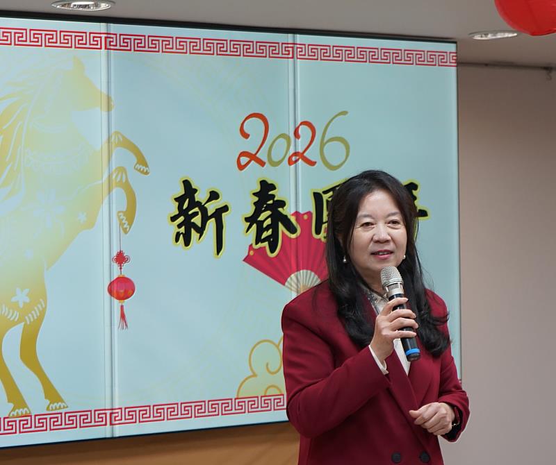 華僑救國聯合總會理事長童惠珍致詞