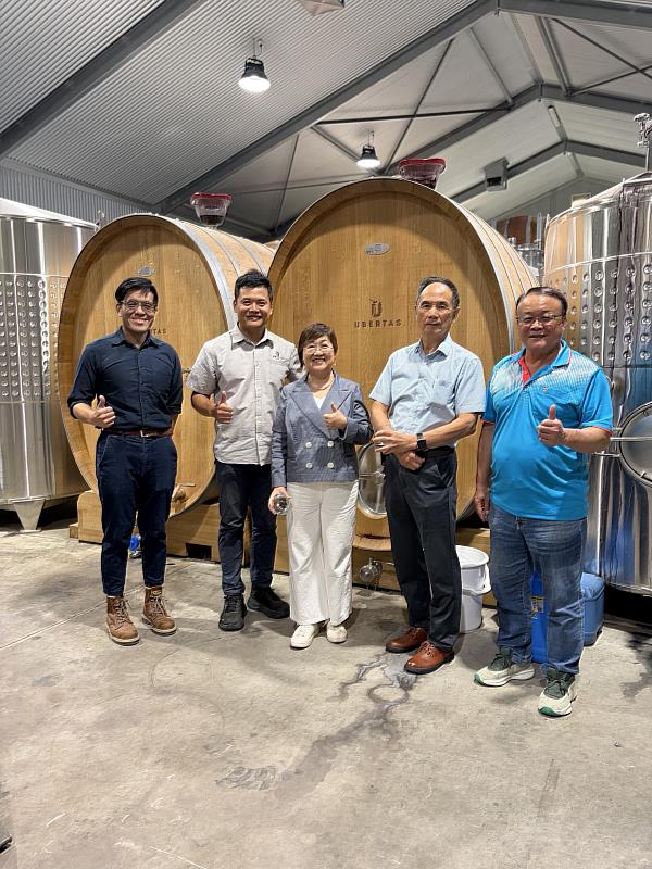 徐佳青參訪 Ubertas Wines 酒莊