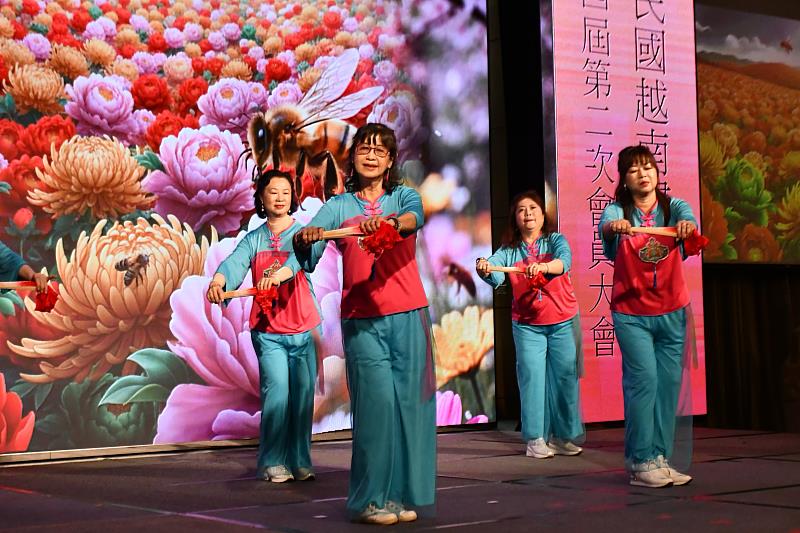 現場表演。