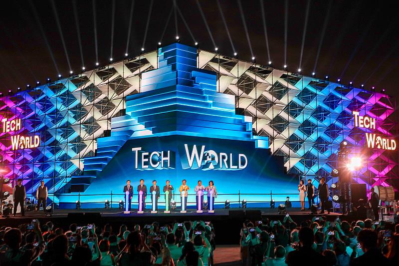 TECH WORLD館正式開幕 生命、自然、未來3大劇場亮相
