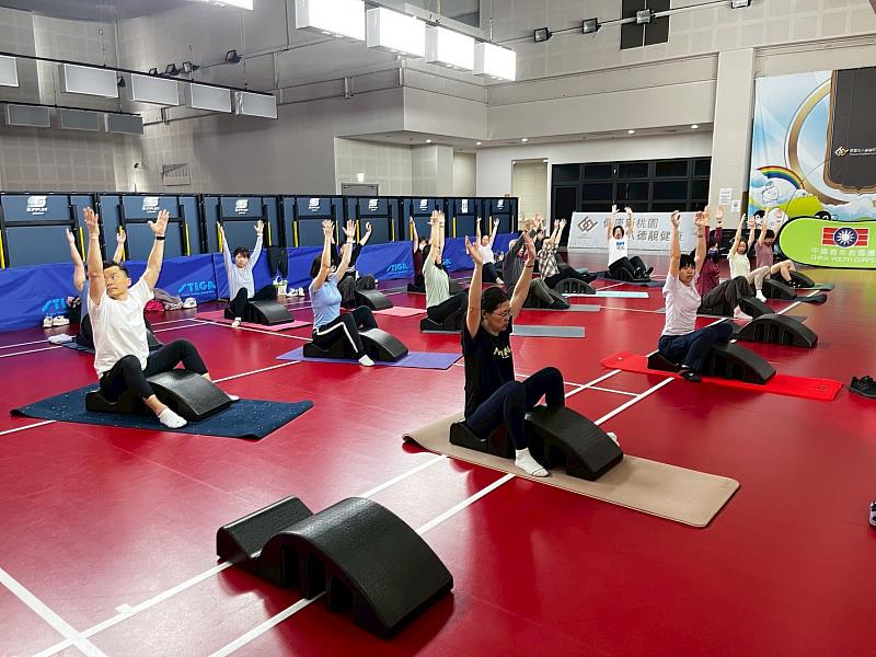 桃園市八德國民運動中心辦理ARC訓練體驗公益講座，兩梯次吸引40位民眾參與，互動熱絡。