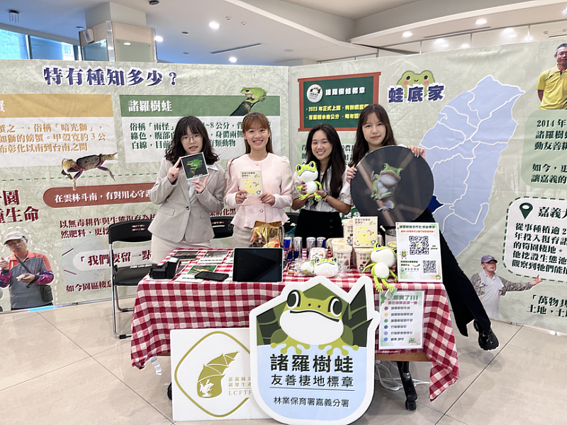 世新大學新聞學系111級畢展《留聲•留影•留心》展現學生策展專業。(世新大學提供)