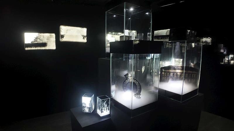 新竹市美術館《築跡永恆：新竹市役所的百年光影》特展，藝術家陳瑞鴻作品「浮沉之境」。