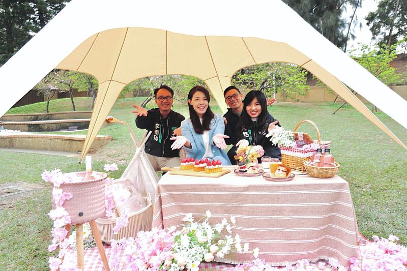 「2026新竹市賞花季－花現好日仔」賞櫻季浪漫登場，市長高虹安邀民眾把握最後賞花時機。