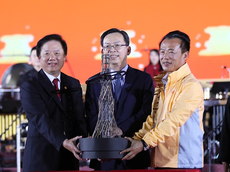 2026台灣燈會3日開幕 主燈「光沐-世界的阿里山」啟動點亮嘉義