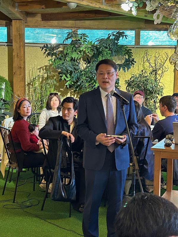 駐西班牙大使鄭力城夫婦參加馬德里僑學界慶祝中華民國台灣115年春節餐會