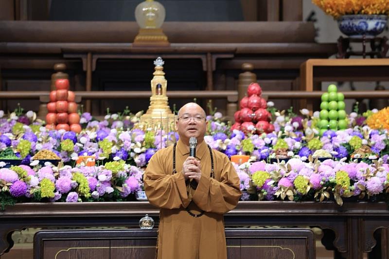 佛光山住持心保和尚致詞。 /中華郵政提供