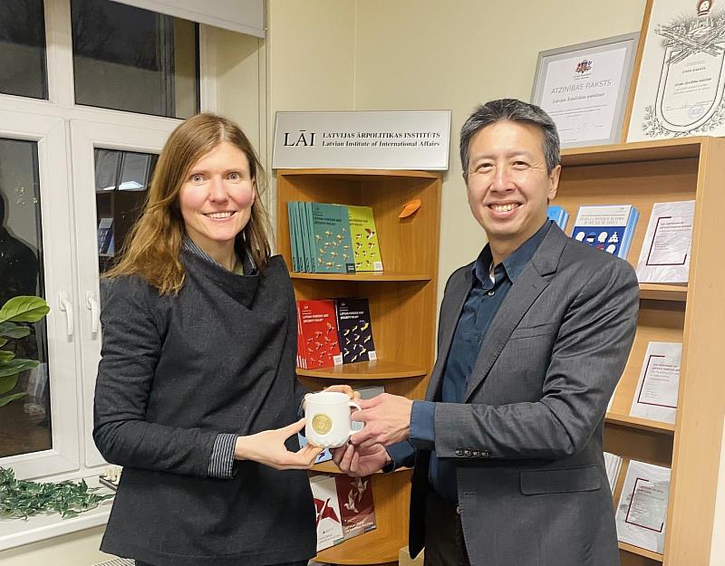 陸研中心主任林子立（右）認為，唯有具體的採購數字與投資項目，才能向立陶宛社會證明，設立「台灣代表處」能帶來實質的經濟競爭力。