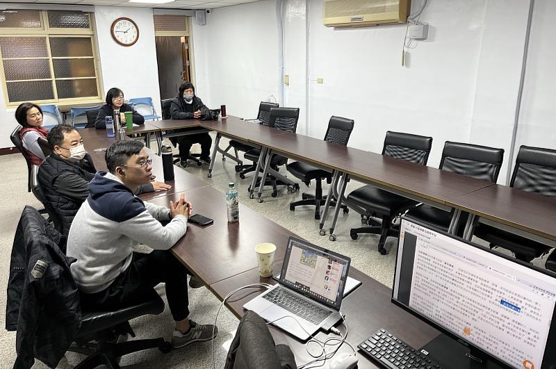 勞工申請「減班休息勞工再充電計畫」，利用減班時段充實自己。