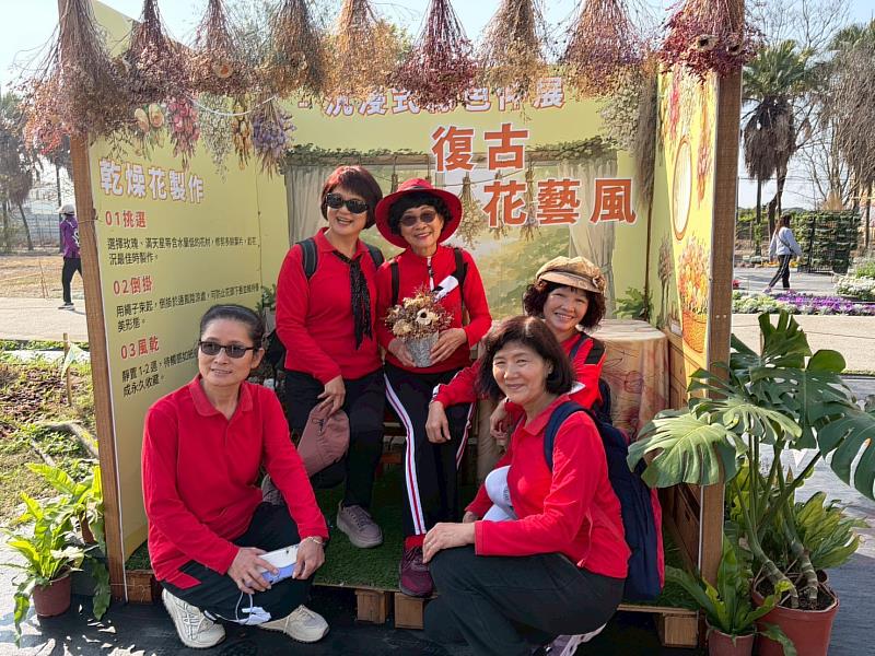 中興大學USR計畫與彰化縣政府合作2月17日至3月1日在「花在彰化」展區展出「伸展園藝療育」。