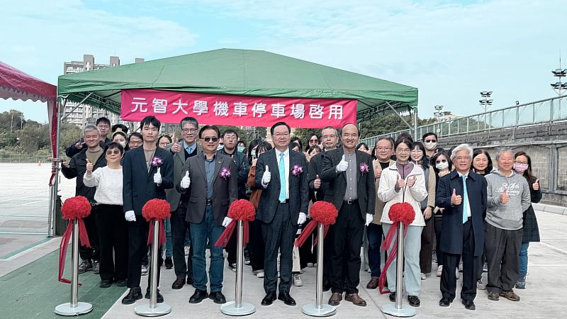 與會貴賓及師生合影。