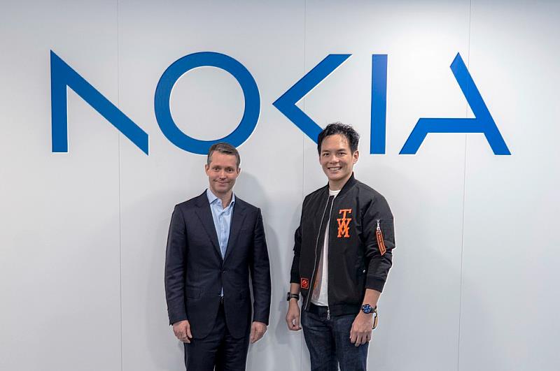 台灣大總經理林之晨（右）與諾基亞總裁暨執行長Justin Hotard（左）。