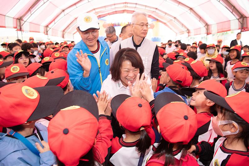 文雅國小通學人行步道啟用暨18週年校慶。