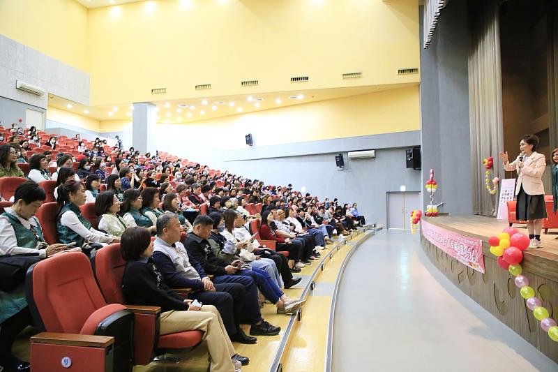 婦女節講座，金鐘主播沈春華分享人生轉型歷程，發揮人生下半場的影響力為幸福「嘉」分。