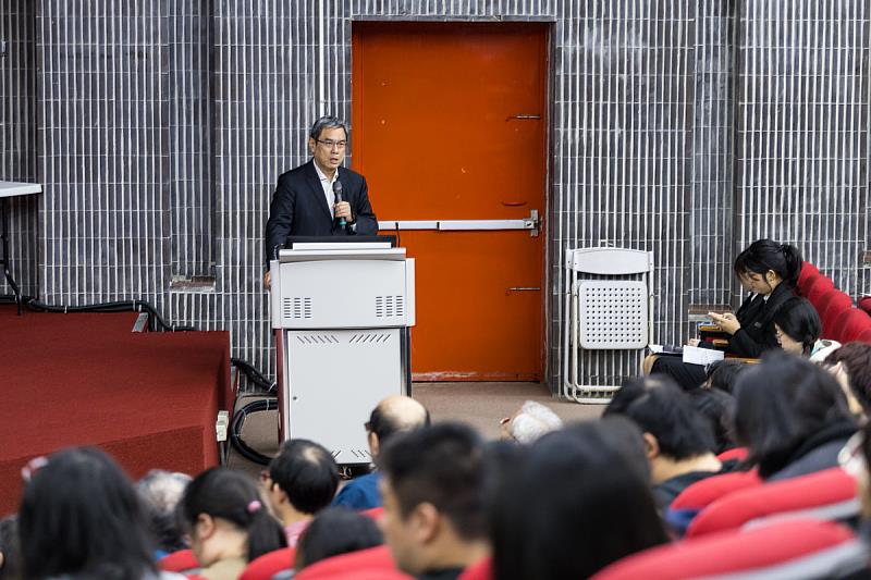 李鐘培董事長勉勵學子提升人類獨有的核心價值和AI分工合作，就可以在AI時代享受更美好的未來。