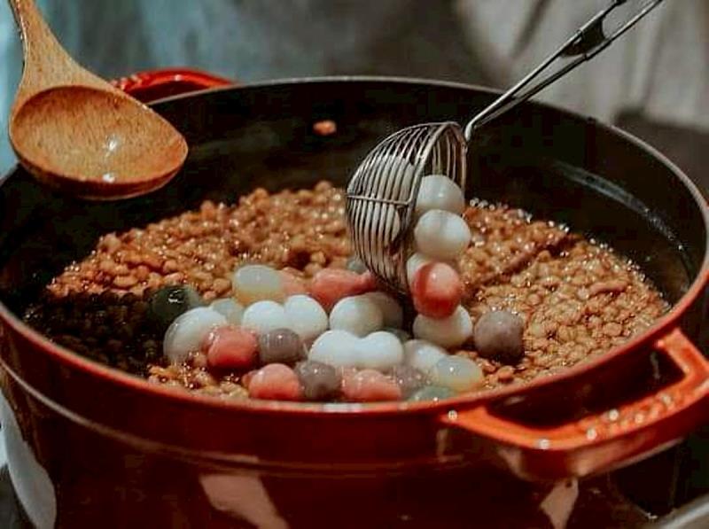 純米做的湯圓才有極致的Q彈，阿財湯圓曾獲選「雲林100碗」殊榮。