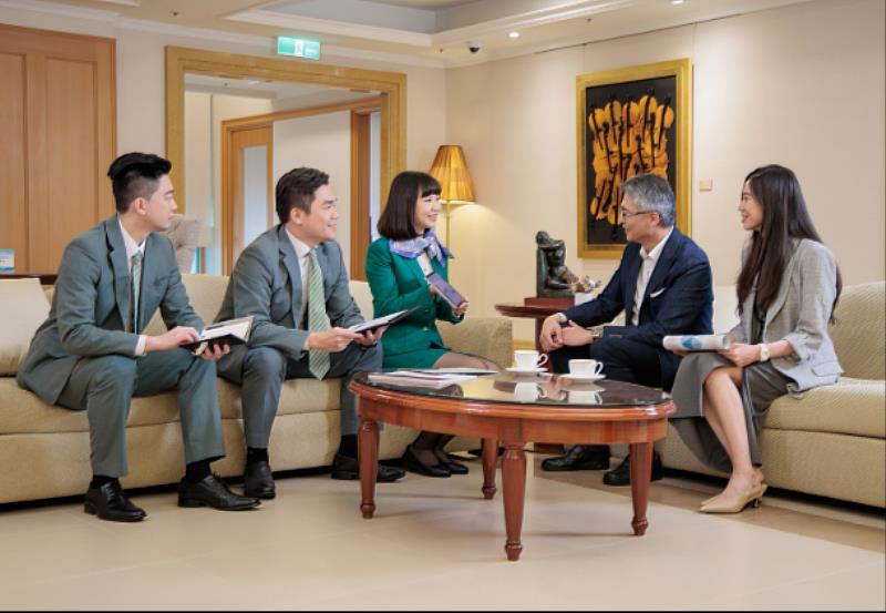 玉山銀行攜手三商人壽推出兩檔美元保險商品，提供顧客多元且具彈性的資產配置選擇。