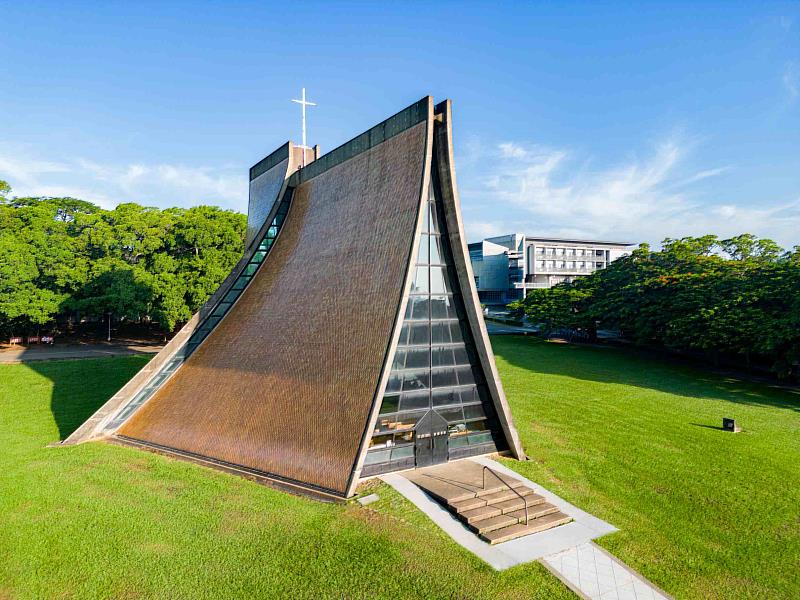 《遠見雜誌》最新公布的「2026企業最愛大學生暨實習生調查」結果顯示，東海大學再度蟬聯「私立一般大學實習生」中部私校第1名。