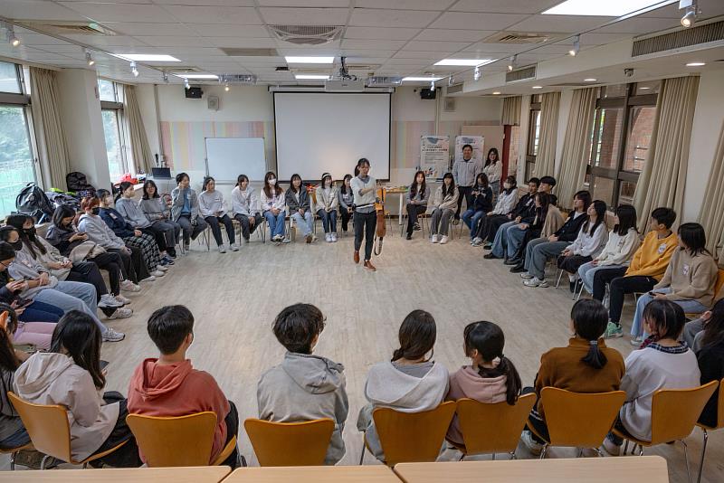 世新社心系寒假營隊吸引眾多高中生體驗諮商輔導養成。（世新大學提供）