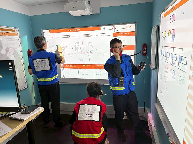 新北市政府消防局7名幹部赴法國消防官高等學院（ENSOSP）參與消防大隊層級指揮作業操作