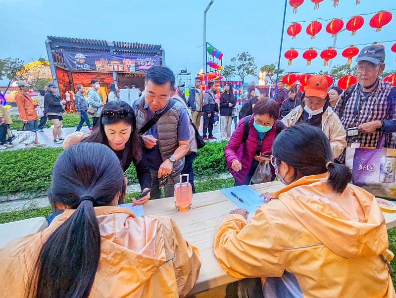 2026台灣燈會行李箱造型提燈限量發放 邀您滿載夢想「回嘉」