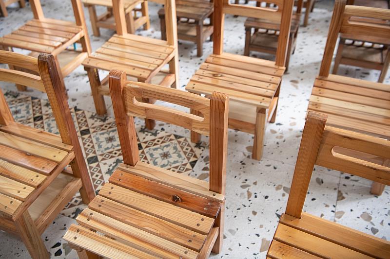 會呼吸的學習環境 嘉義市木都靈魂 從國產課桌椅開始