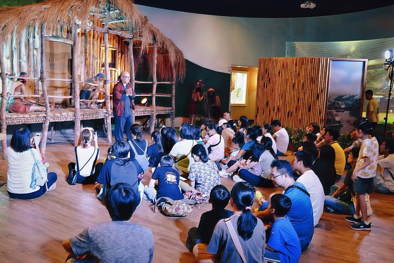 推出全台語「夜宿博物館」活動，結合喜劇詮釋史前交易文化。
