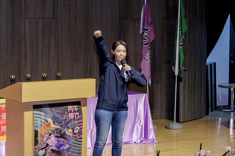 市長高虹安致詞鼓勵參賽者皆應展現運動家精神,以君子之爭完賽,同時承諾市府明年將投入資源傳宣梅竹賽事。