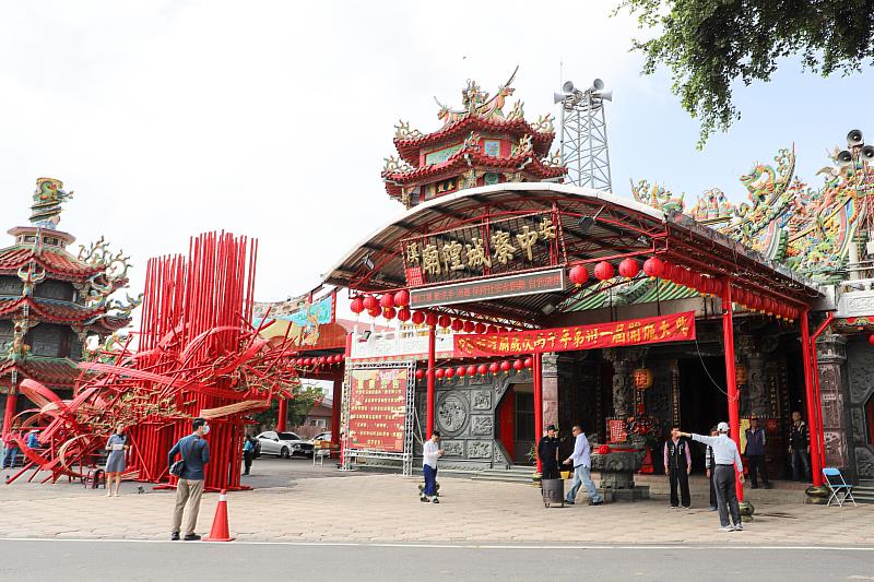 鹿草鄉重寮社區打造「光之境」燈座 當代藝術詮釋城隍信仰