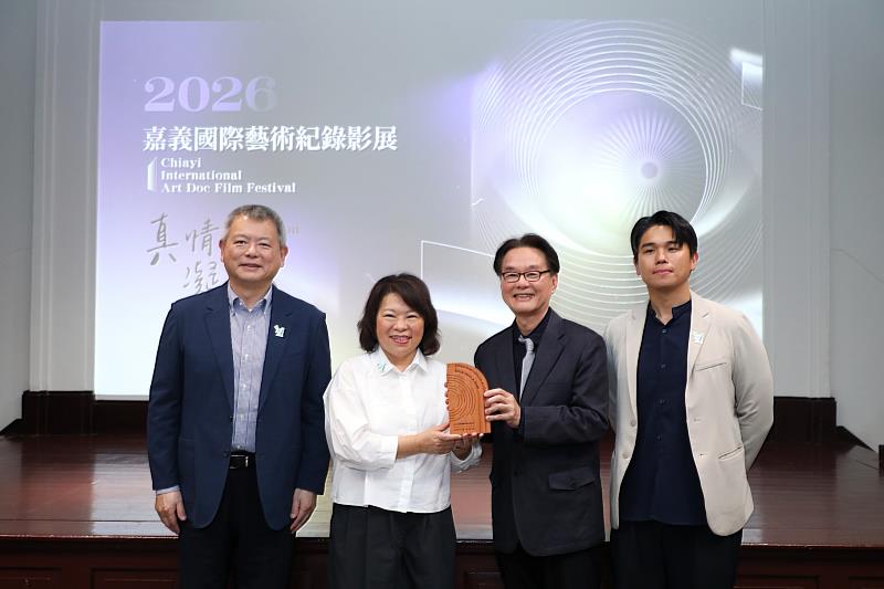 0_黃敏惠市長與黃明川藝術總監