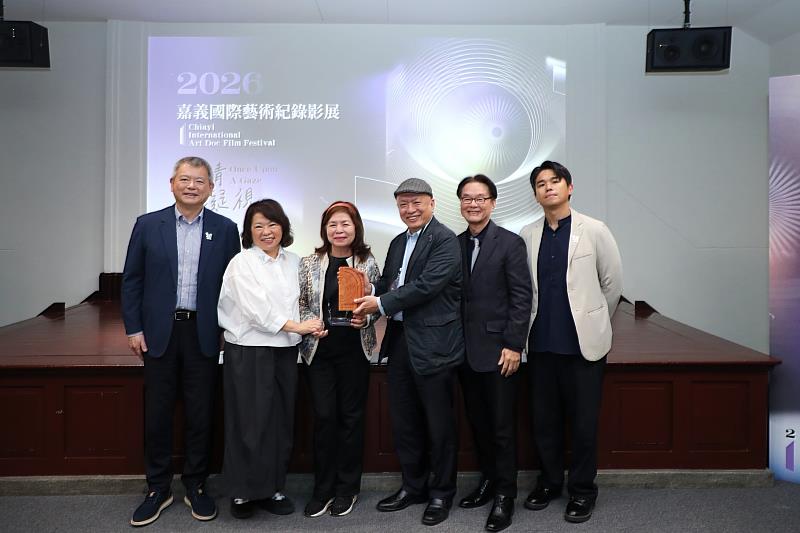 0_黃敏惠市長感謝財團法人台新銀行文化藝術基金會 董事長 鄭家鐘