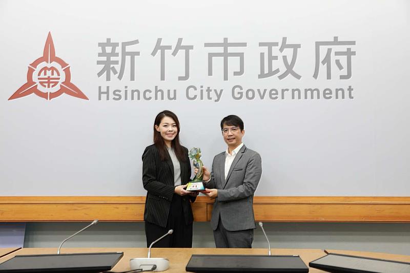 洪明仕校長榮獲第九屆國家環境教育獎個人組特優