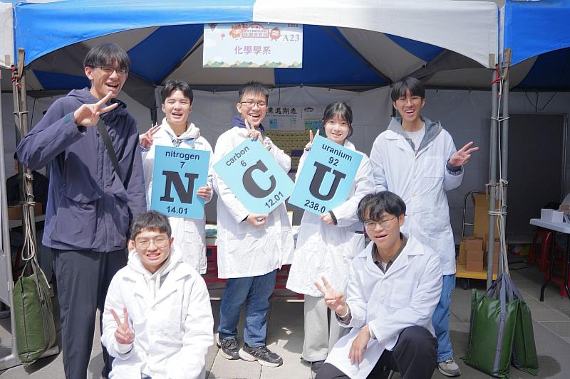 中央大學年度盛事「Open House Day 校園開放日」3月7日熱鬧登場，邀請全國高中生與家長走進中大校園，開箱大學生活與學習。