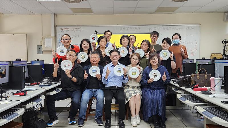 載熙團隊與校長們合影留念