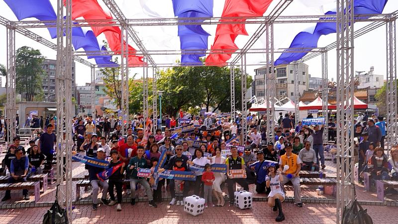 0_中華隊經典賽奪首勝 黃敏惠市長與球迷一齊歡呼 (1)